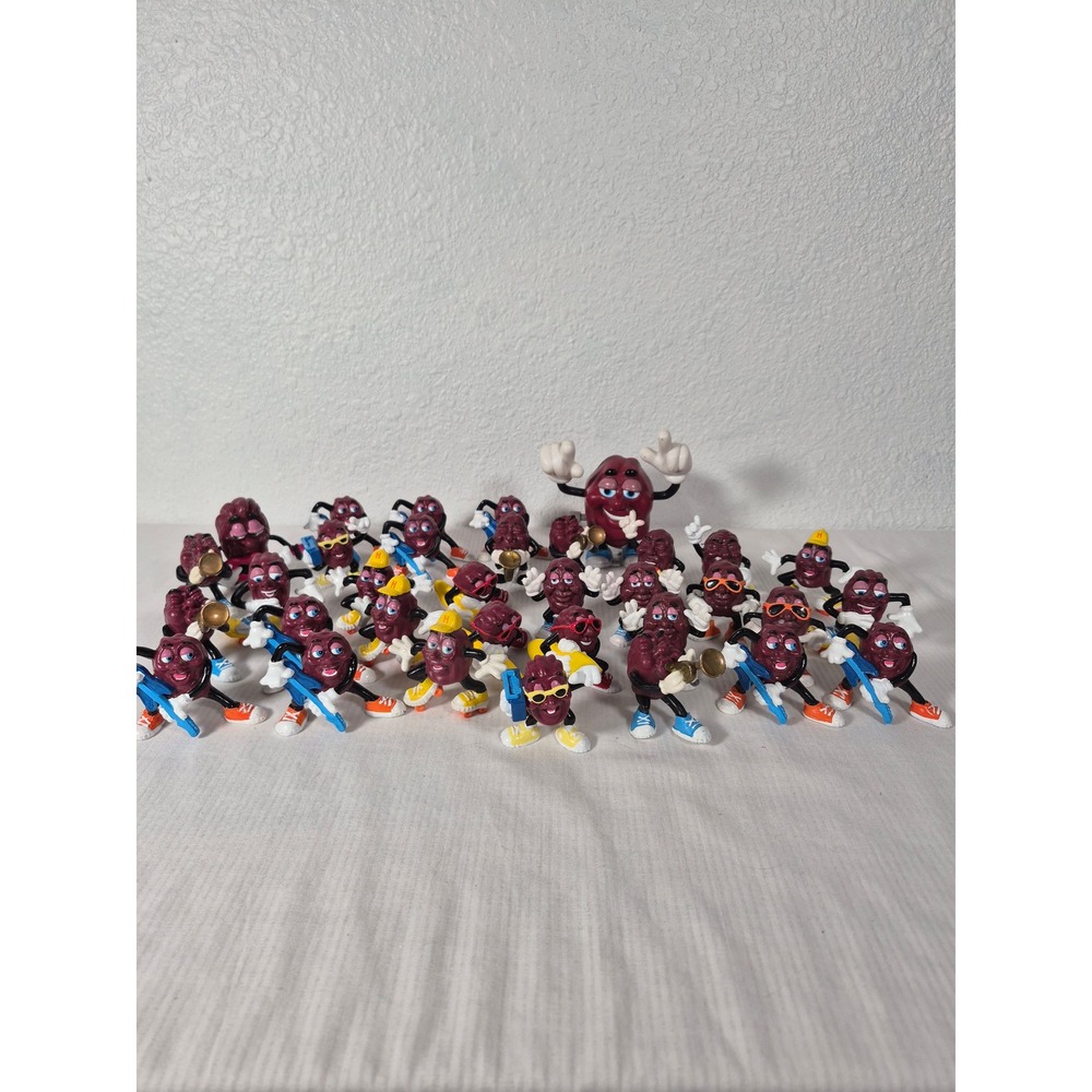 Vtg 1980s California Raisins PVC Figure Lot of 35 Advertising Memorabilia
